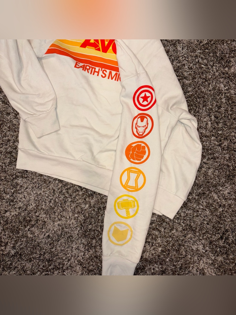 Marvel avengers tan crew neck sweater L - Picture 4 of 5